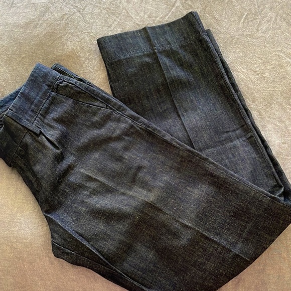 Hugo Boss Pleated Jeans - Picture 6 of 7